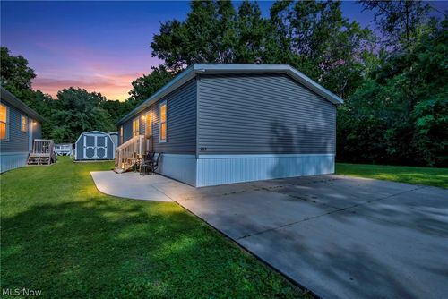 285 Westwoods, Amherst, OH, 44001-2048 | Card Image