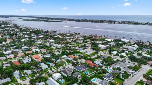 225 Bloomfield Dr, West Palm Beach, FL, 33405-4171 | Card Image
