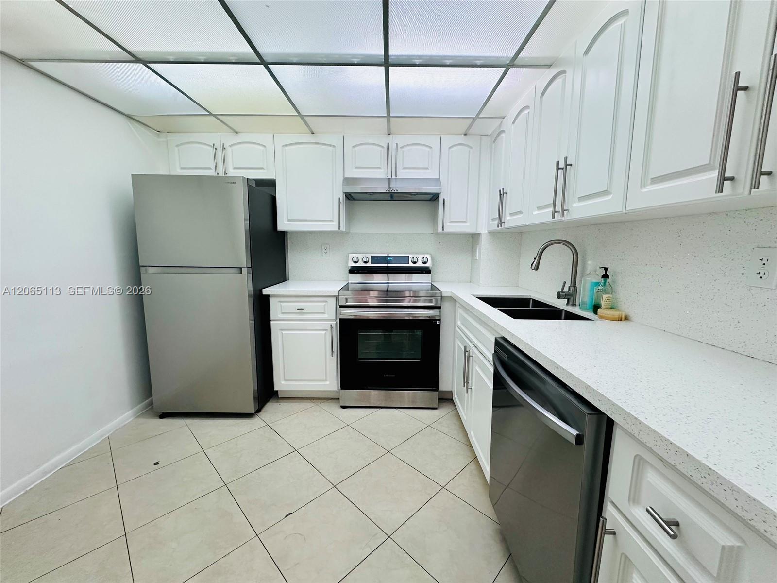 Residential Lease in Miami Beach 3
