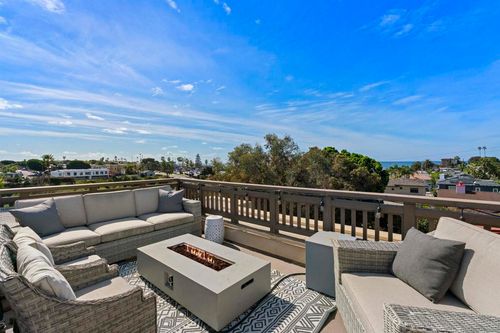 101-215 2nd St, Encinitas, CA, 92024-3204 | Card Image