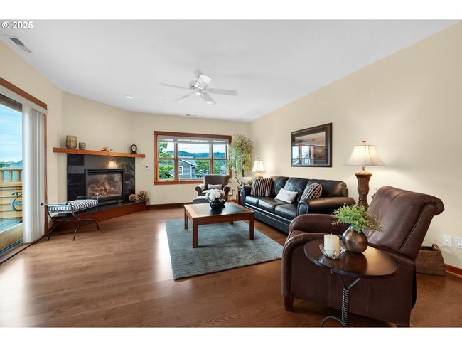 APT-201 - 123 S Hemlock St, Condo with 3 bedrooms, 2 bathrooms and null parking in Cannon Beach OR | Image 14