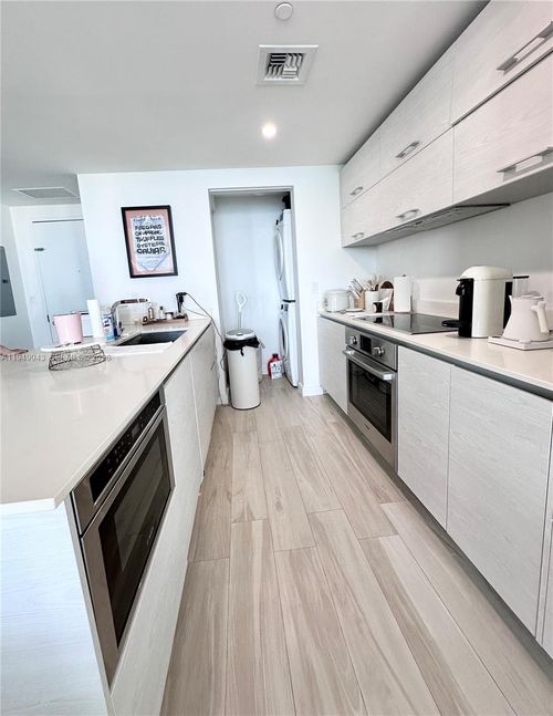 unit-4004-1300 S Miami Ave, Miami, FL, 33130-4493 | Card Image