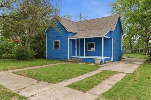 127 E Walker St, Denison, TX, 75021-2560 | Card Image