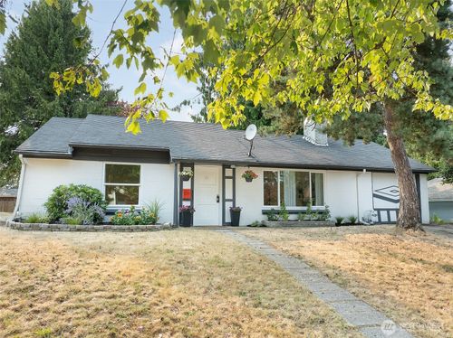 17211 5th Avenue Ne, Shoreline, WA, 98155 | Card Image