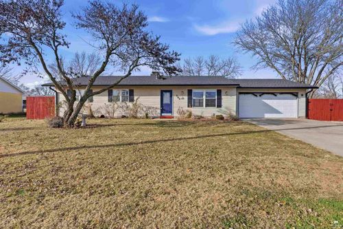 709 Plaza Dr, Junction City, KS, 66441-4356 | Card Image