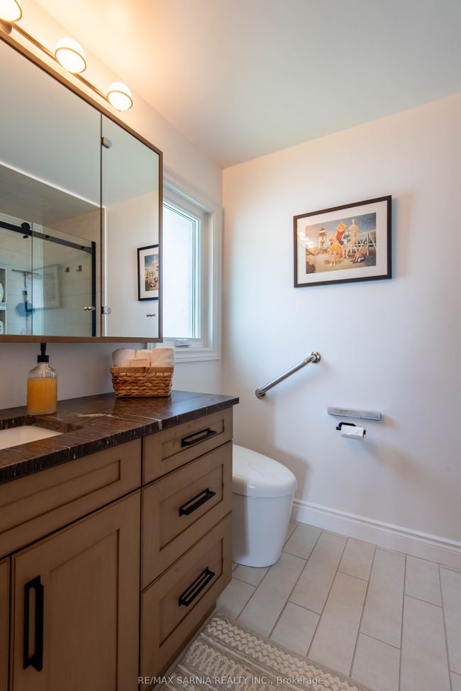 4062 Bluepoint Dr, House other with 3 bedrooms, 3 bathrooms and 4 parking in Town Of Plympton Wyoming ON | Image 27