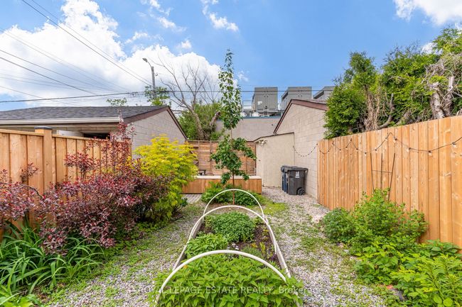 118 Mulock Ave, House attached with 3 bedrooms, 2 bathrooms and 1 parking in Toronto ON | Image 38