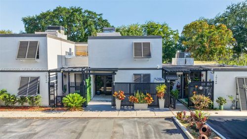 10750 S Golfview Dr, Pembroke Pines, FL, 33026 | Card Image
