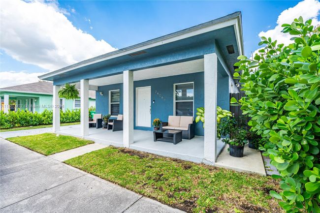 24260 Sw 129 Th Path, House other with 3 bedrooms, 1 bathrooms and null parking in Homestead FL | Image 24