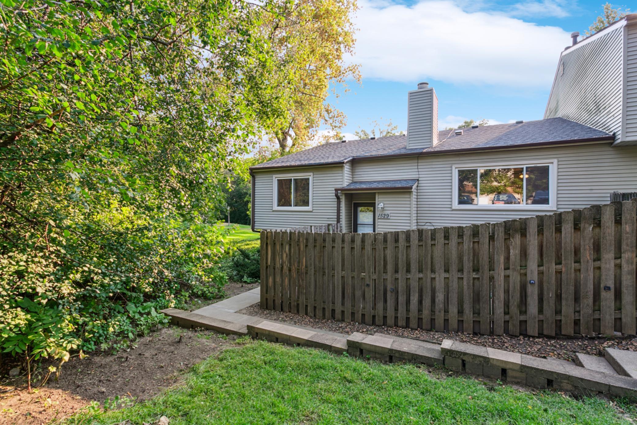 Greenwood Ct, Saint Paul, MN 55122