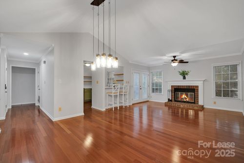 3300 Selwyn Farms Ln, Charlotte, NC, 28209-4022 | Card Image