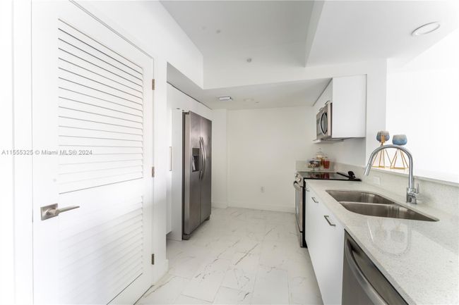 PH2 - 1850 Monroe St, Condo with 2 bedrooms, 2 bathrooms and null parking in Hollywood FL | Image 2