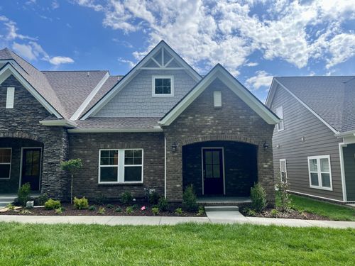 734 Coburg Pvt St, Gallatin, TN, 37066-2879 | Card Image