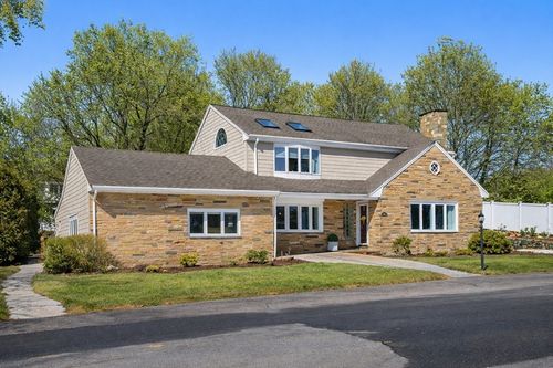 384 Brighton Street, Belmont, CA, 92478 | Card Image