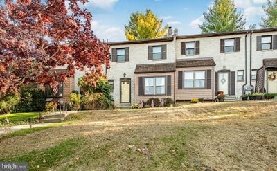 261 Bishop Drive, Townhouse with 3 bedrooms, 1 bathrooms and null parking in ASTON PA | Image 3