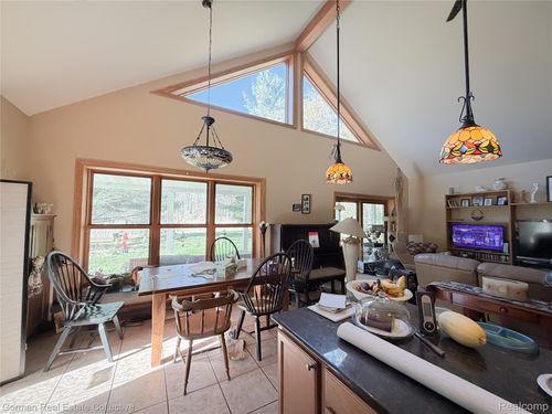 310 S Hurds Corner Rd, Caro, MI, 48723-9411 | Card Image