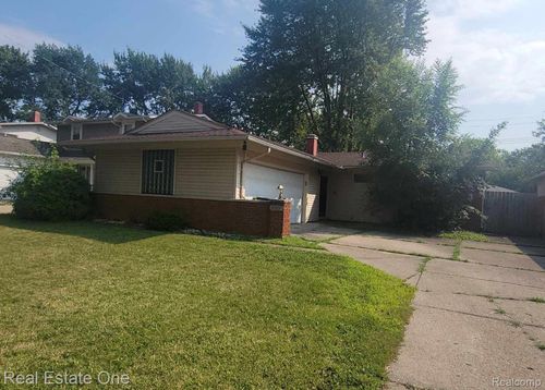 20120 Salisbury St, Saint Clair Shores, MI, 48080-1661 | Card Image