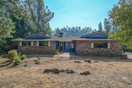 8947 Olney Park Dr, Redding, CA, 96001-9717 | Card Image