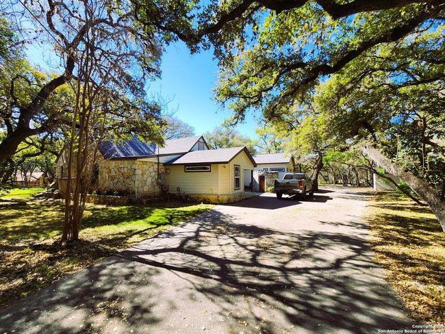 9810 Park Dr, House other with 2 bedrooms, 3 bathrooms and null parking in Helotes TX | Image 50