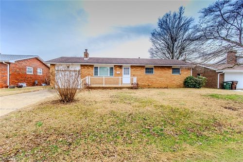 1587 Lois St, Belpre, OH, 45714-2133 | Card Image