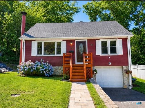 18 Dawn St, Fairfield, CT, 06824-7600 | Card Image