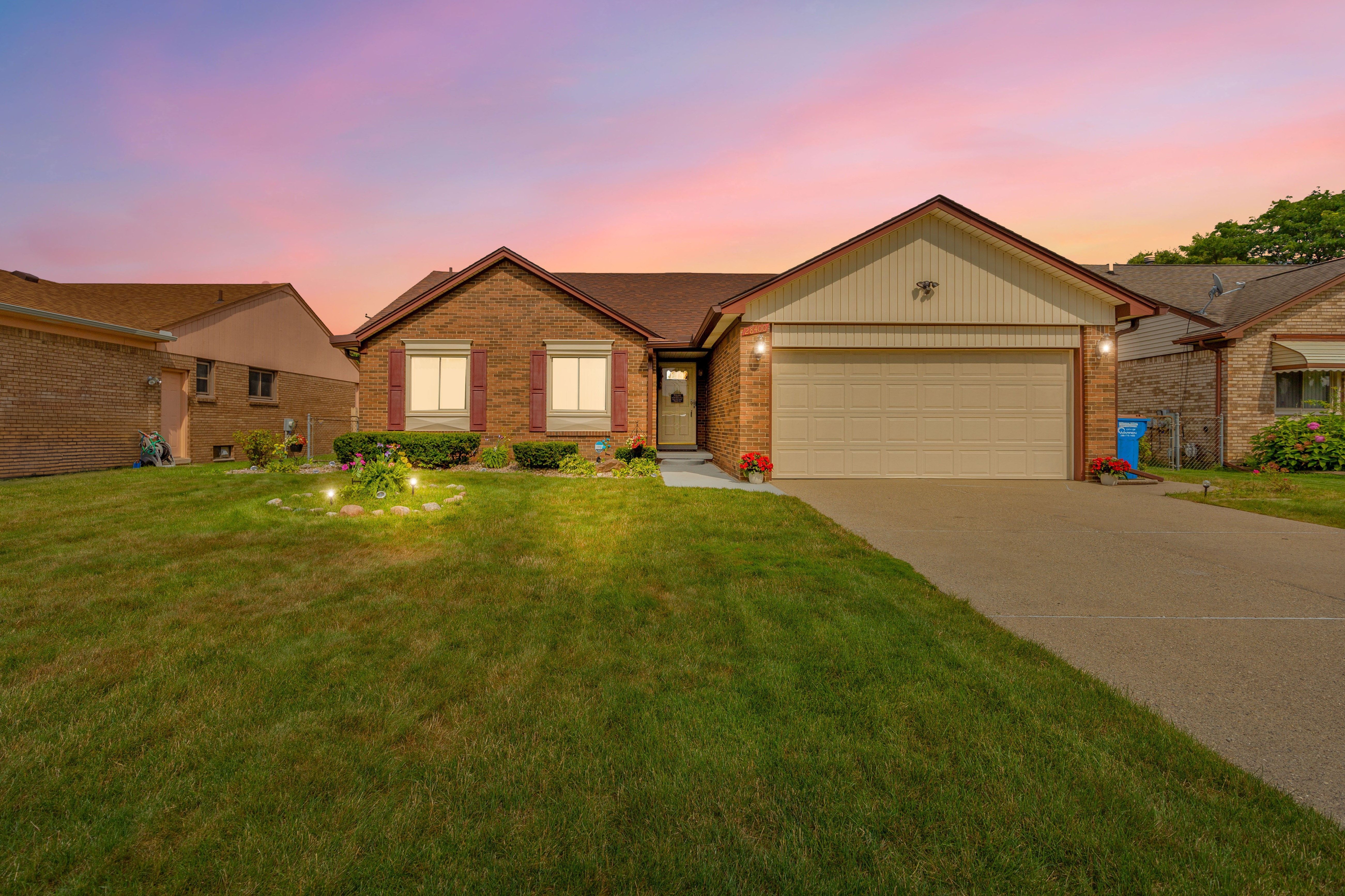 Saint Louise Dr, Warren, MI 48092
