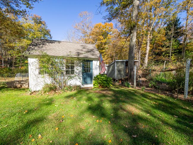 Garden shed with electricity and chicken coop to the right | Image 7