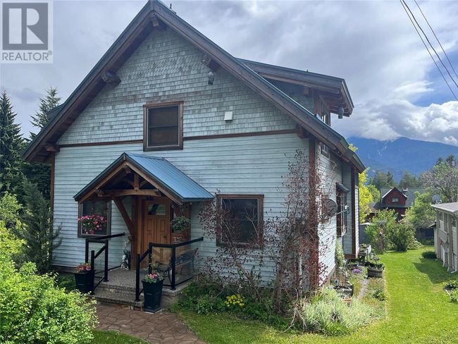 130 8 Th St, House other with 2 bedrooms, 3 bathrooms and null parking in Kaslo BC | Image 19