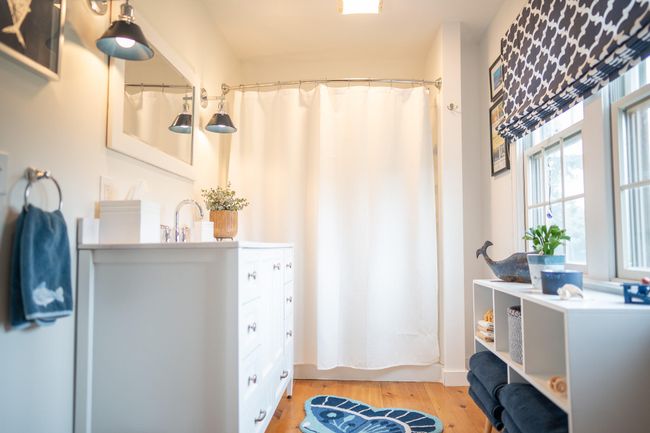 Second Floor Barn Full Bath | Image 72