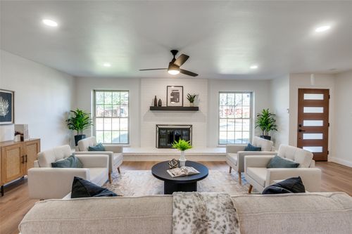 2028 Casa Loma Ct, Grapevine, TX, 76051-2807 | Card Image
