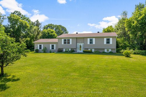 {{alt}} | Card Image