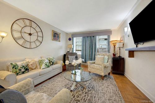 1f-2166 Bronx Park E, New York, NY, 10462 | Card Image