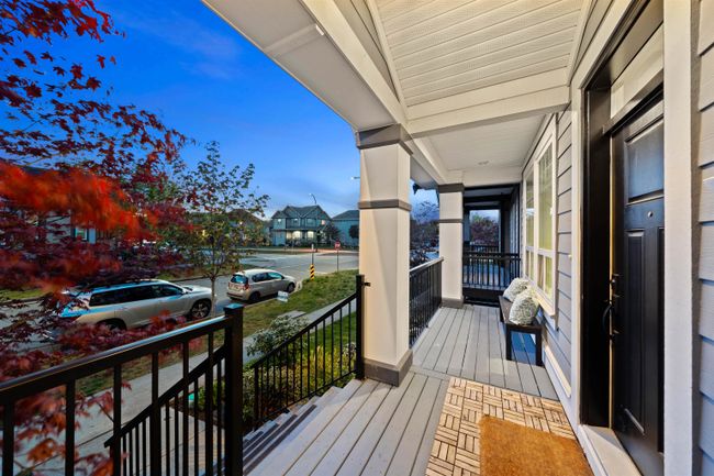 7278 194 Street, House other with 5 bedrooms, 3 bathrooms and 6 parking in Surrey BC | Image 3