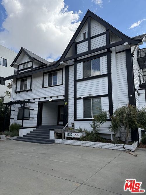 1250 Magnolia Ave, Los Angeles, CA, 90006-3508 | Card Image