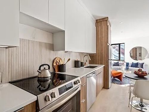 406-87 Oxford Street, Lynn, MA, 01901 | Card Image