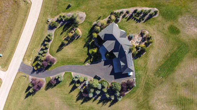 104 Grizzly Rise, House other with 6 bedrooms, 5 bathrooms and null parking in Cochrane AB | Image 44