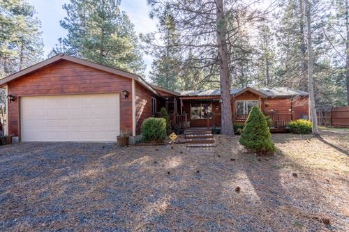 60626 River Bend Dr, Bend, OR, 97702-8945 | Card Image