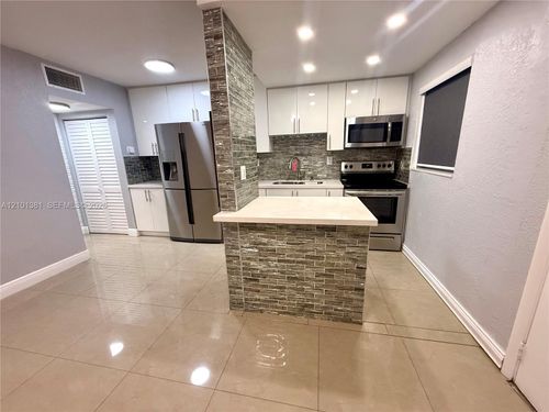 303-1629 Nw North River Dr, Miami, FL, 33125-2665 | Card Image