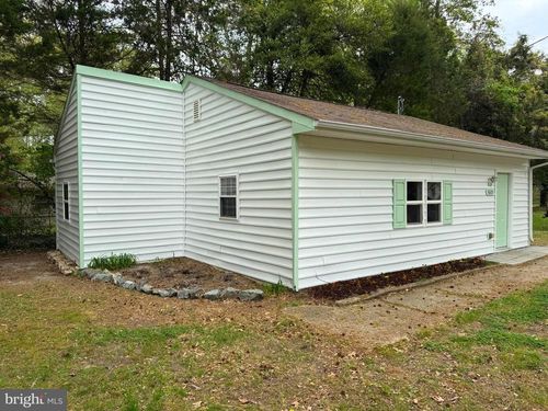 1605 Lakeview Dr, COLONIAL BEACH, VA, 22443-3229 | Card Image