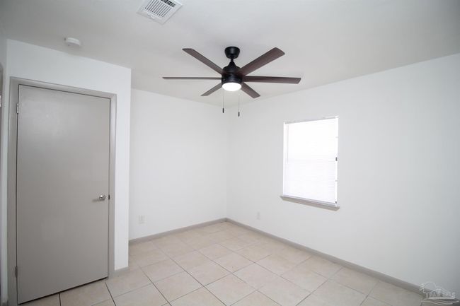 APT-12 - 4964 W Spencer Field Rd, House other with 2 bedrooms, 1 bathrooms and null parking in Pace FL | Image 9
