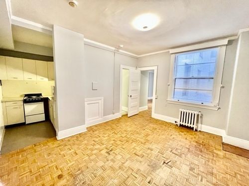 7f-21 Beacon, Boston, MA, 02108 | Card Image