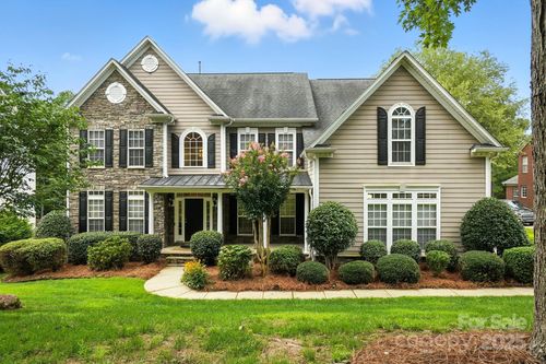 208 Woodwinds Dr, Mount Holly, NC, 28120-8106 | Card Image