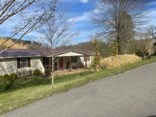143 Elm St, Pounding Mill, VA, 24637-4372 | Card Image