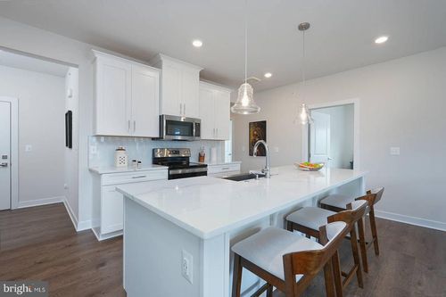 3y-12865 Mosaic Park Way, HERNDON, VA, 20171 | Card Image