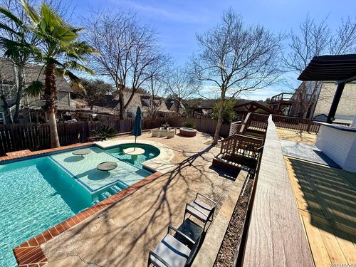 207 River Blf, Castroville, TX, 78009-2712 | Card Image