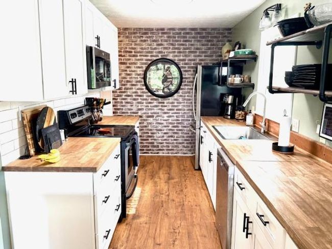 372 Mountain View Dr, House other with 3 bedrooms, 2 bathrooms and null parking in Fancy Gap VA | Image 9