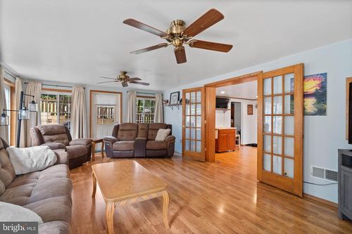 609 Elizabeth St, HOUTZDALE, PA, 16651-1418 | Card Image