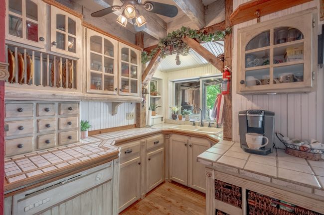 11007 Woodward Dr, House other with 4 bedrooms, 4 bathrooms and null parking in Byron MI | Image 7