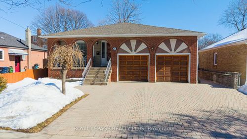 11 Ranwood Drive, North York, ON, M9N3E8 | Card Image