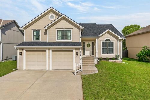 7408 N Tipton Ave, Kansas City, MO, 64152-4616 | Card Image
